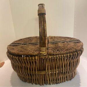 Vintage Wicker Picnic Basket